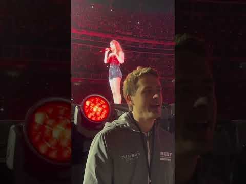 Taylor Swift Fires Security Guard 😳