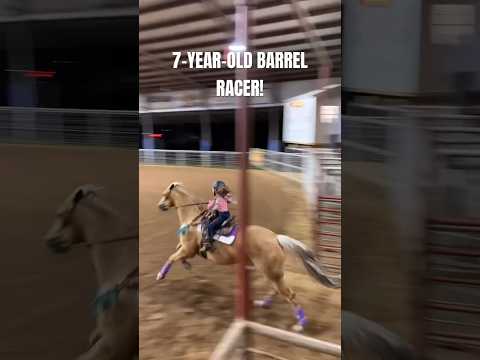 Future WORLD-CHAMPION barrel racer. 🙌 #rodeo #horses